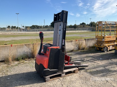 2017 Toyota SWE120 Gerbeur électrique
