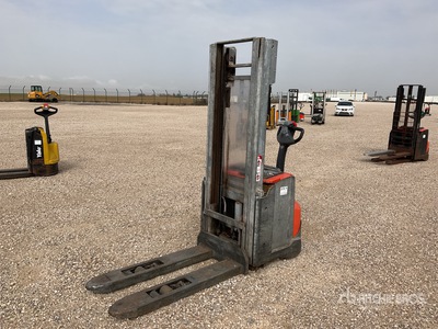 2015 Toyota SWE140L Electric Stacker