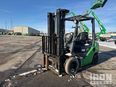 2013 Toyota 8FGU25 4500 lb Pneumatic Tire Forklift