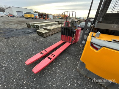 2006 Raymond 6000 lb Electric Pallet Jack