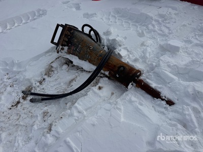 2015 Bobcat HB980 34 in Q/C Hydraulic Breaker