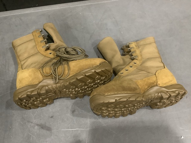 (72) Pairs of Men's Boots