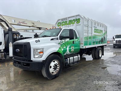 2021 Ford F-650 4x2 Camión con desmenuzadora