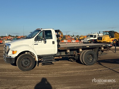 2005 Ford F-650 XL 4x2 Flatbed Truck