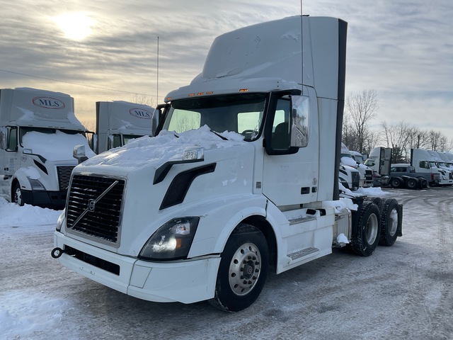 2018 Volvo VNL300 6x4 T/A Day Cab Truck Tractor