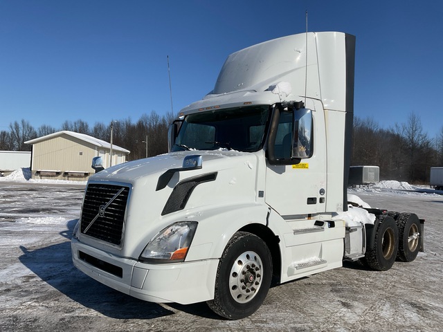 2018 Volvo VNL300 6x4 T/A Day Cab Truck Tractor