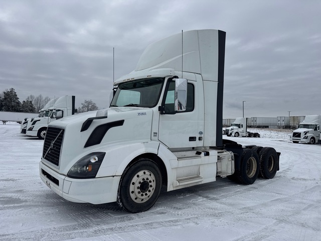 2018 Volvo VNL300 6x4 T/A Day Cab Truck Tractor