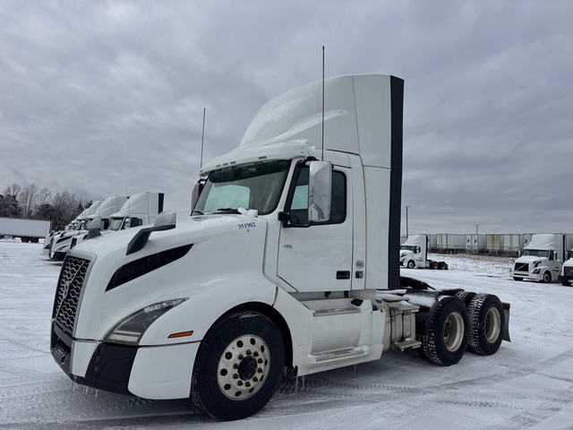 2019 Volvo VNL300 6x4 T/A Day Cab Truck Tractor