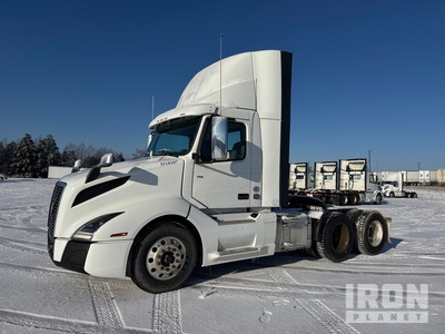 2018 Volvo VNL300 6x4 T/A Day Cab Truck Tractor