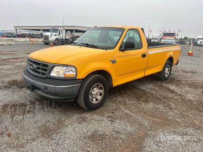 2004 Ford F-150 XL 4x2 Pickup