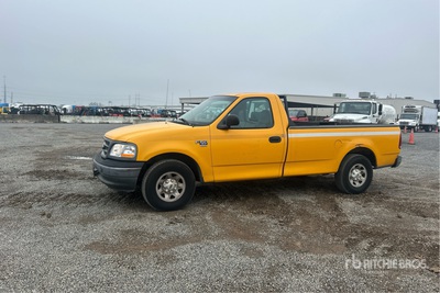 2004 Ford F-150 XL 4x2 Pickup
