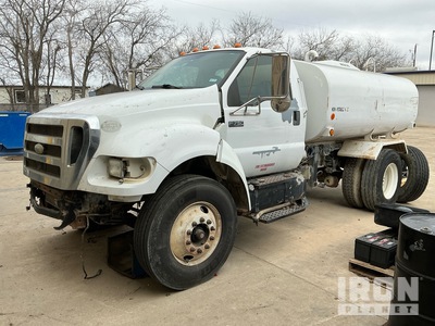 2009 (unverified) Ford F-750 XL 2000 gal 4x2 Water Truck (Inoperable)