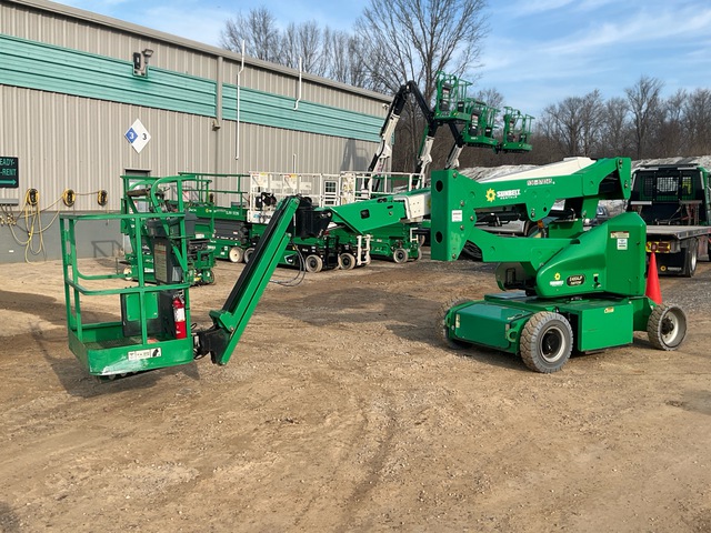 2016 JLG E400AJPN 2WD Electric Articulating Boom Lift