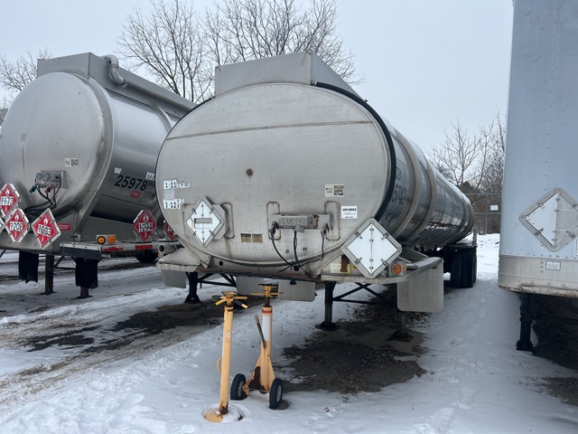 1983 Heil 8500 gal T/A Tanker Trailer