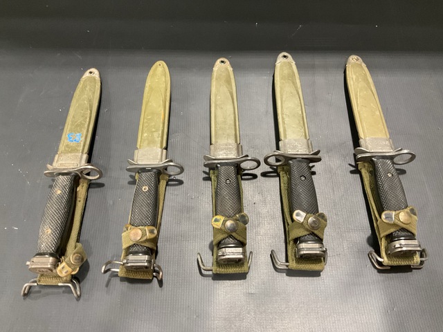 (86) Bayonet Knives w/Scabbards
