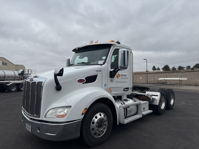 2016 Peterbilt 579 6x4 T/A Day Cab Truck Tractor