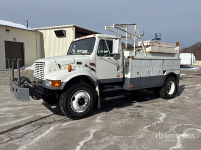 2002 International 4900 4x2 Reel Truck