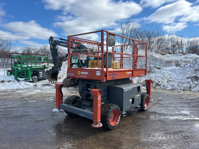2015 Skyjack 6832RT Diesel Scissor Lift