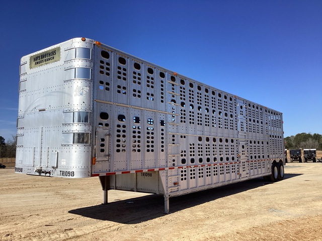 2006 Wilson PSDCL-402 50 ft T/A Livestock Trailer