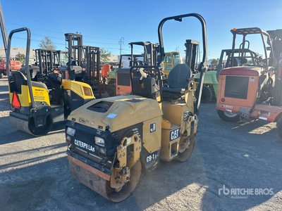 2006 Cat CB114 Double Drum Roller