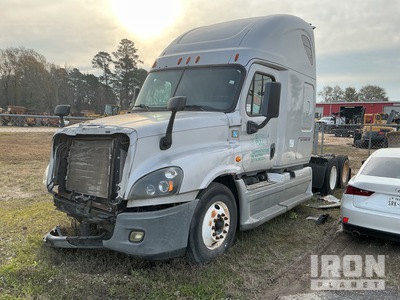 2015 Freightliner Cascadia 125 6x4 T/A Sleeper Truck Tractor