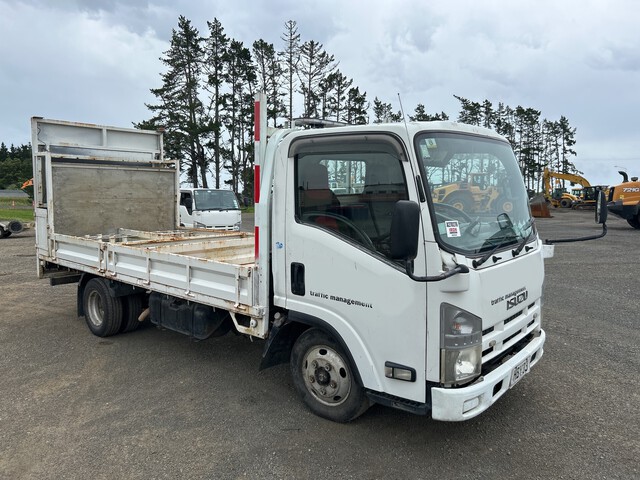 2008 Isuzu ELF NLR 85 4x2 Traffic Control Truck
