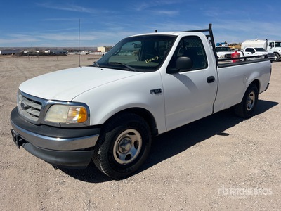 2001 Ford F-150 XL 4x2 Pick Up