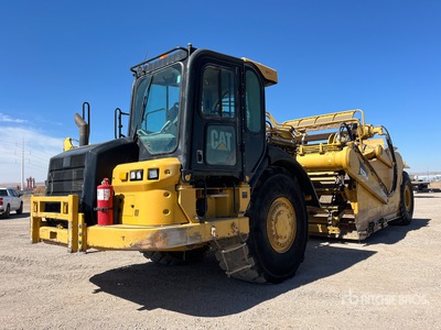 2012 Cat 623H モータースクレーパー