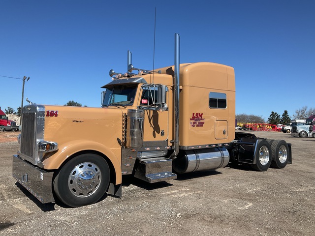 2005 Peterbilt 379 6x4 T/A Sleeper Truck Tractor 2005 Peterbilt 379 6x4 T/A Sleeper Truck Tractor
