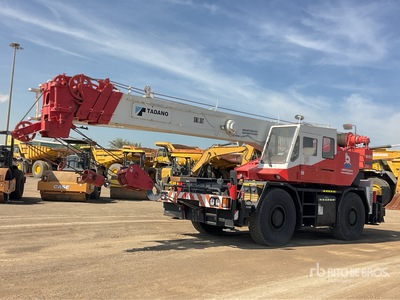 1995 Tadano 30 ton 4x4x4 Grue tout terrain