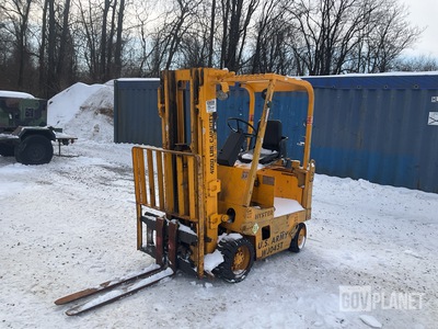 Hyster E40XL Electric Forklift