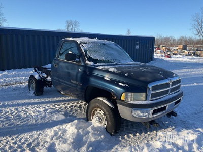 2002 Dodge Ram 2500 4x4 Cab and Chassis