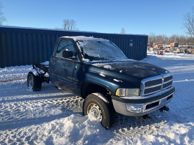 2002 Dodge Ram 2500 4x4 Cab and Chassis