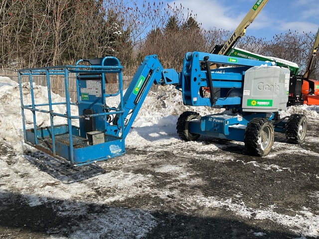 2016 Genie Z-45/25J 4WD Diesel Articulating Boom Lift