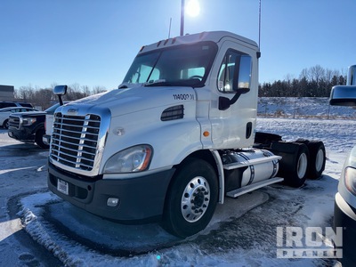 2014 Freightliner Cascadia 113 6x4 T/A Day Cab Truck Tractor