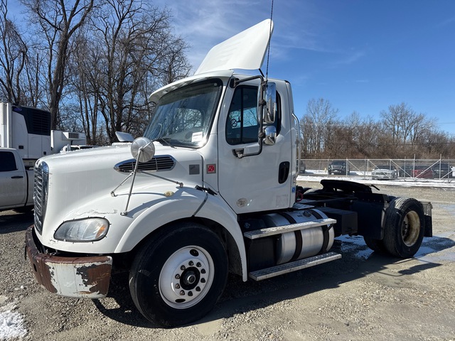 2016 Freightliner M2112 4x2 S/A Day Cab Truck Tractor