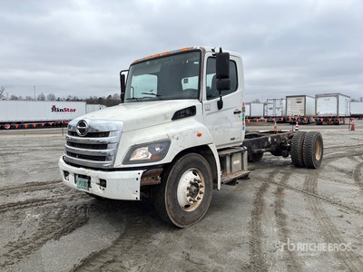 2017 Hino 338 4x2 Cabine en chassis