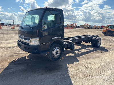 2014 Hino 195 4x2 الكابينة والهيكل