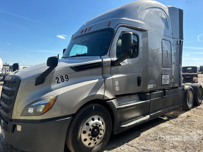 2019 Freightliner Cascadia 126 6x4 T/A Sleeper Truck Tractor