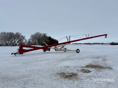 Farm King 1370 13 in x 70 ft Swing Grain Auger