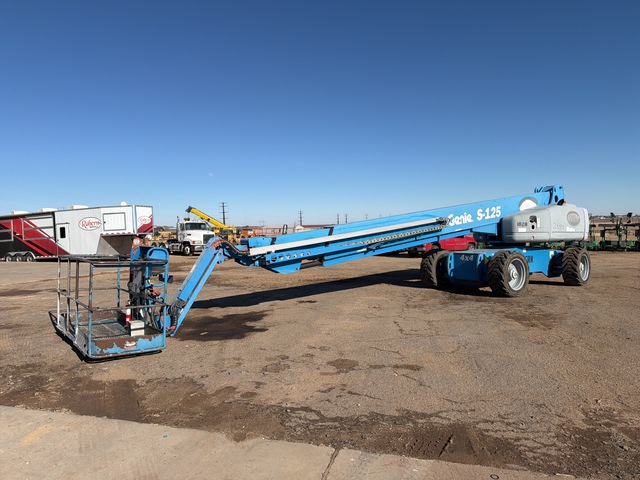 2015 Genie S-125 4WD Diesel Telescopic Boom Lift