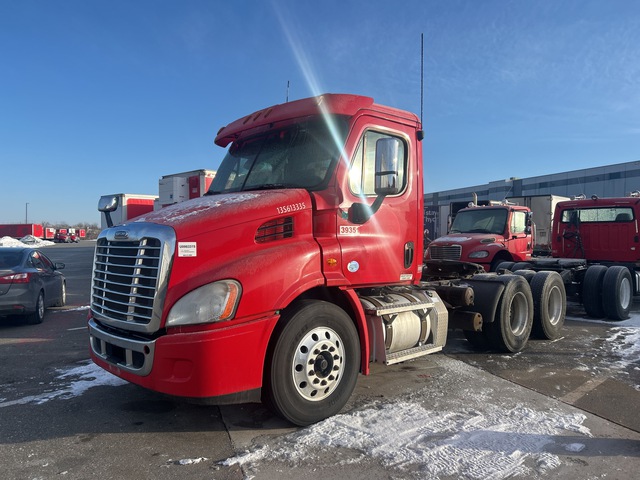 2013 Freightliner Cascadia 113 6x4 T/A Day Cab Truck Tractor