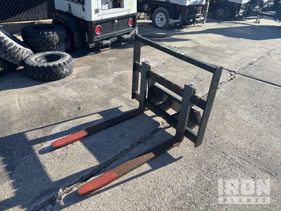 2022 Toro 22586 36 in Skid Steer Forks