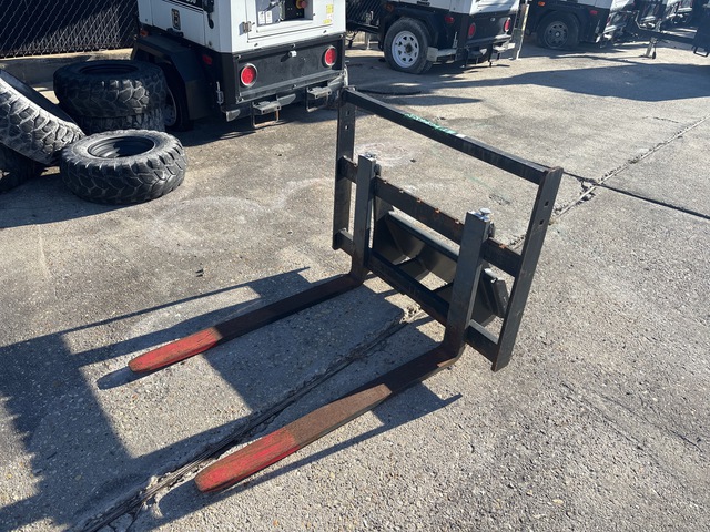 2022 Toro 22586 36 in Skid Steer Forks