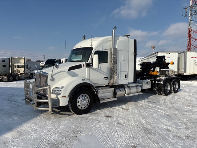 2017 Kenworth T880 6x4 Sleeper Tow Truck