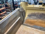 Chassis with Apron Trunnions