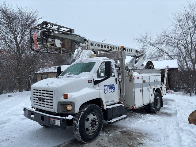 Altec AT40-C 40 ft on 2005 GMC C8500 4x2 Cable Placer Bucket Truck Altec AT40-C 40 ft on 2005 GMC C8500 4x2 Cable Placer Bucket Truck