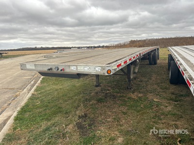 1996 Reitnouer 48 ft T/A Spread Axle Remolque caja abierta