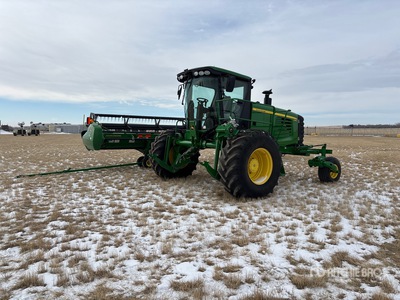 2012 John Deere D450 35 ft Swather Ecumeur