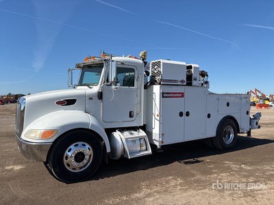 2009 Peterbilt 335 4x2 شاحنة خدمة